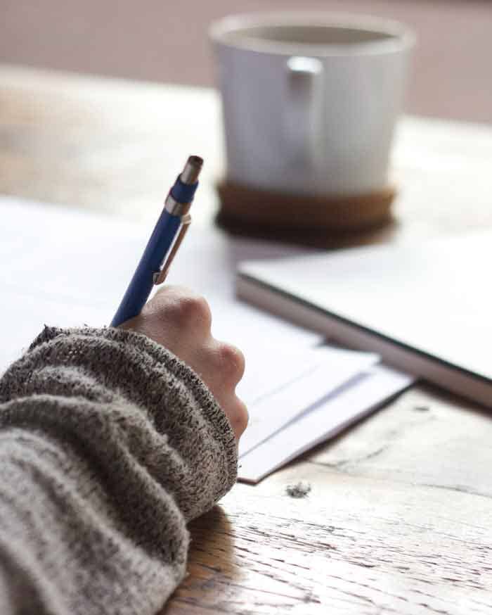 prise de note, avec un café